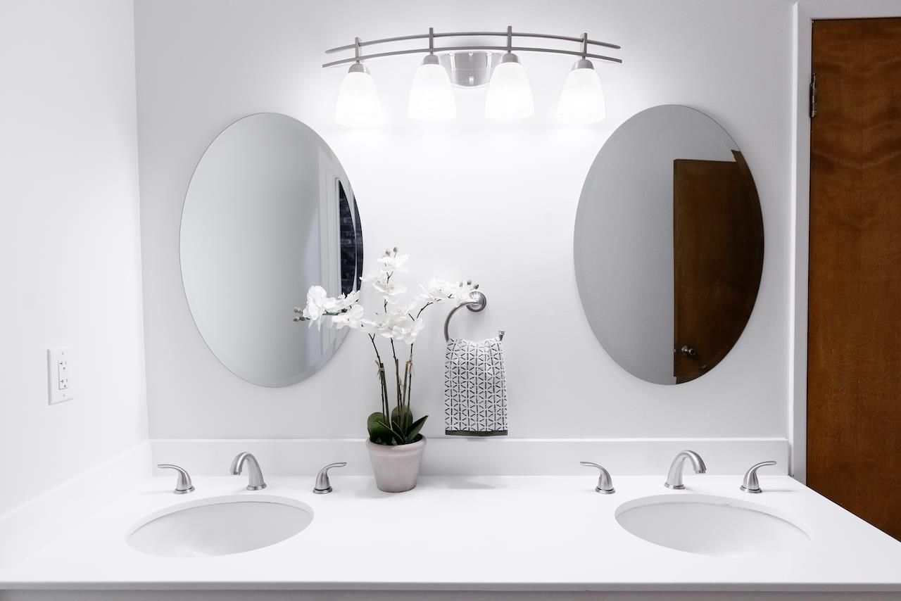 Bathroom, Dual Sink Vanities, Interior