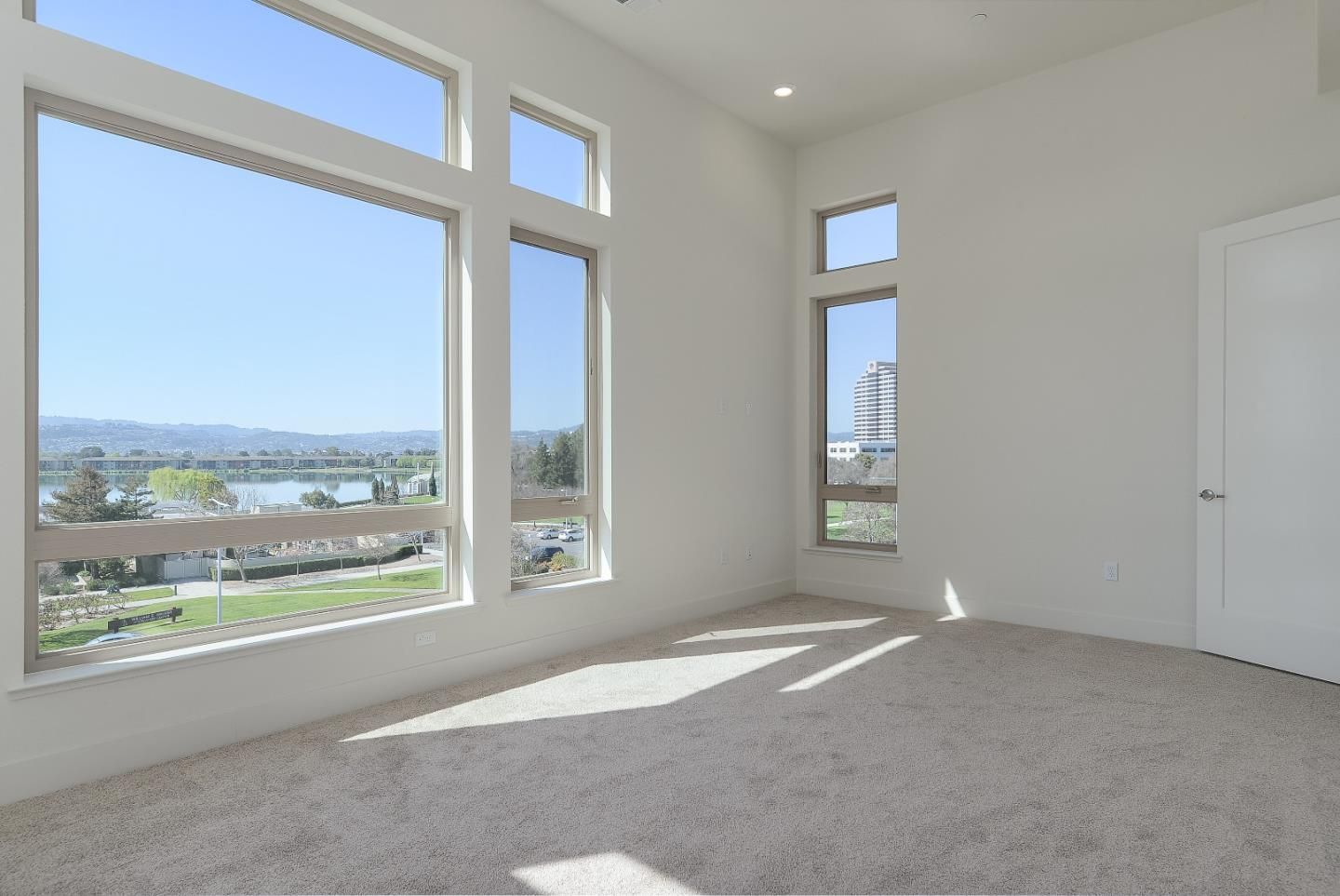 Empty room, Interior, Recessed Lighting, Water