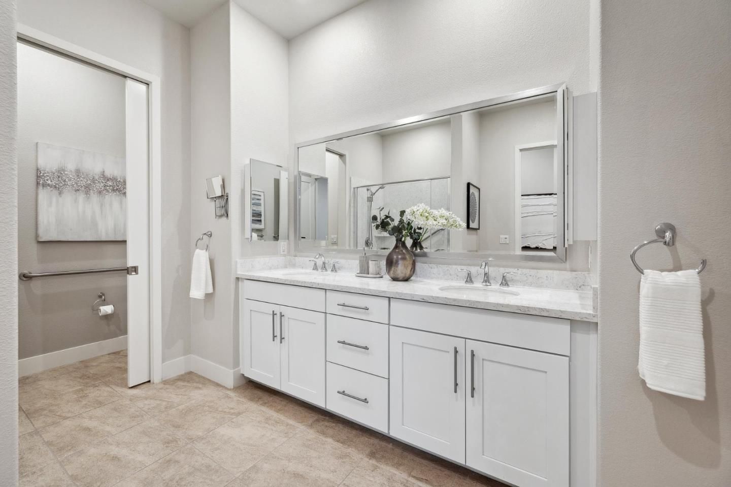 Bathroom, Dual Sink Vanities, Interior, Recessed Lighting