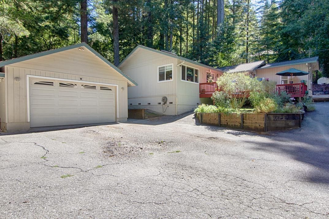 Detached Garage, Exterior