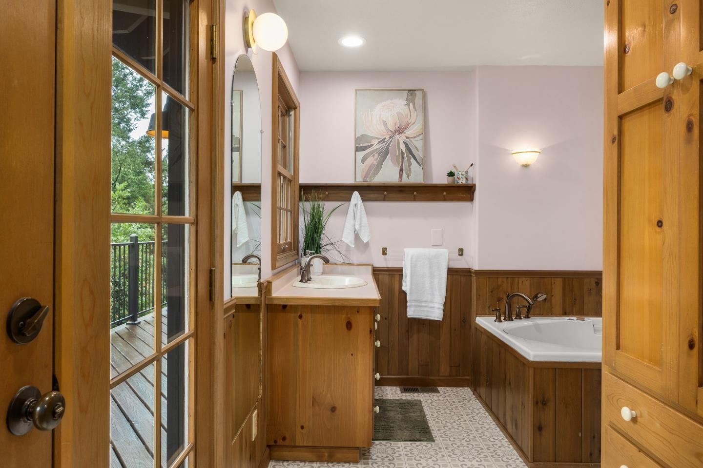 Bathroom, Dual Sink Vanities, Interior, Recessed Lighting