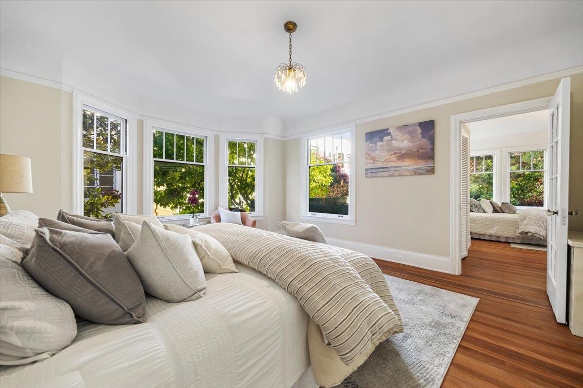 Bedroom, Interior, Pendant Lights, Wood Texture Flooring
