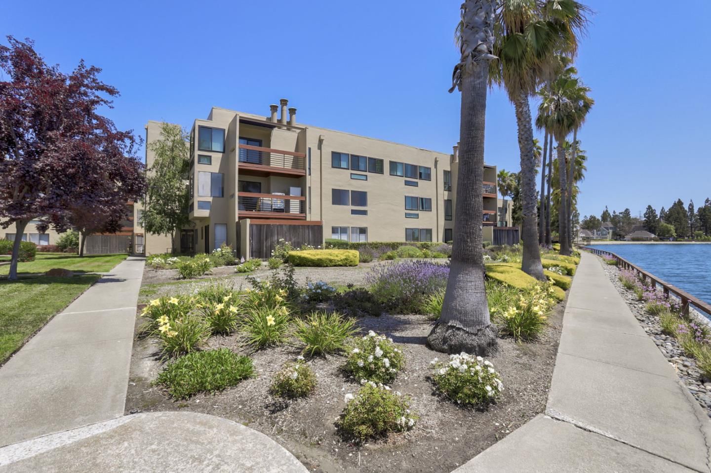 Backyard, Exterior, Facade, Water, Condo Building