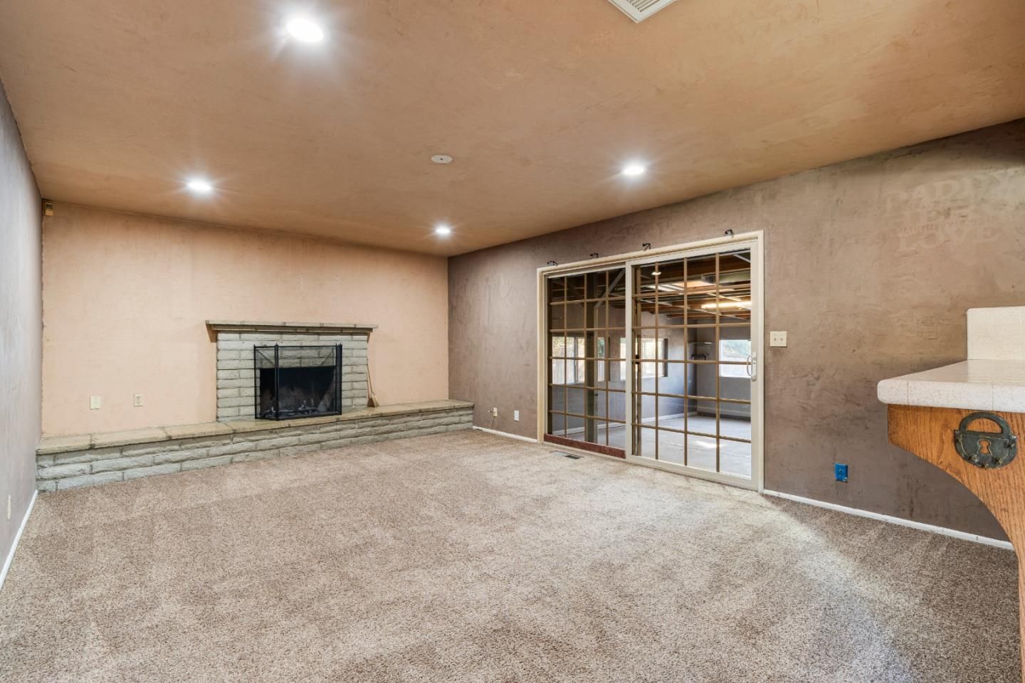 Empty room, Fireplace, Interior, Recessed Lighting