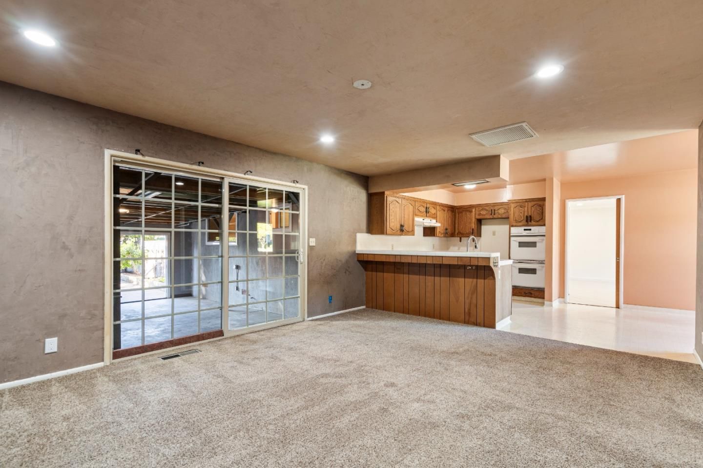 Empty room, Interior, Kitchen, Recessed Lighting