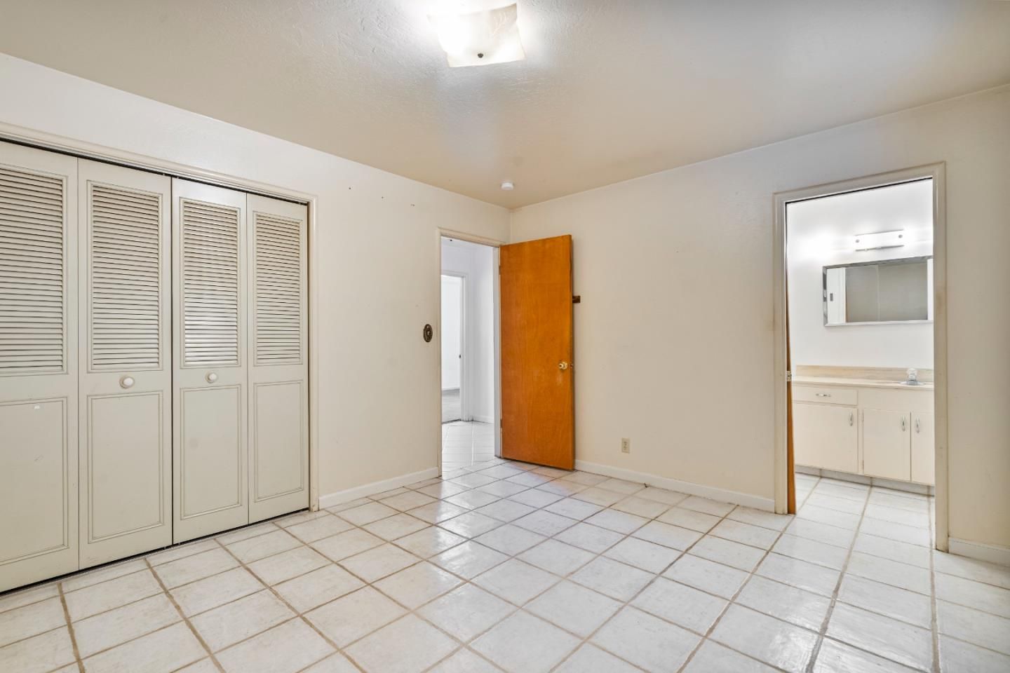 Bathroom, Empty room, Interior