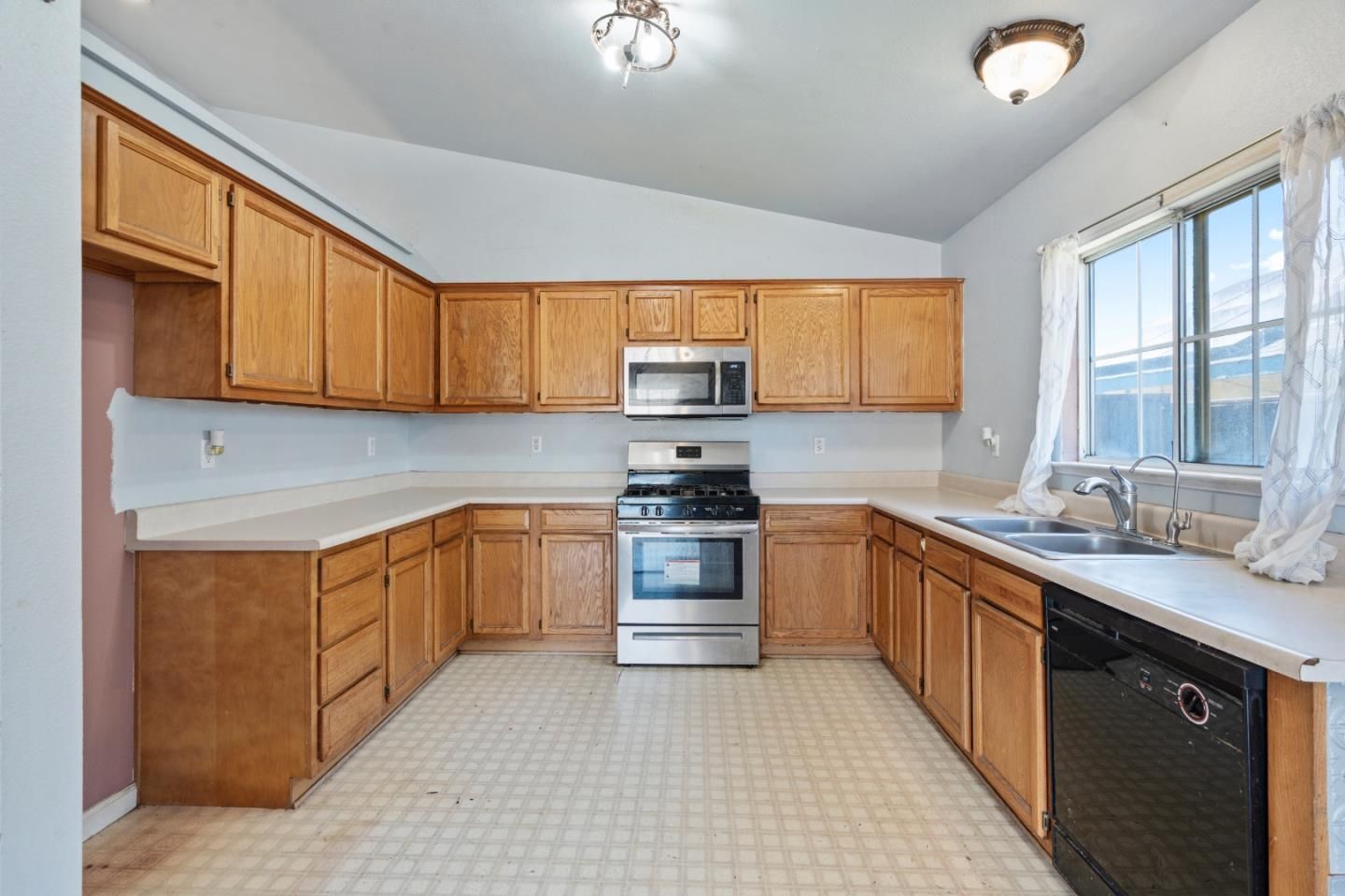 Interior, Kitchen, Stainless Steel Appliances