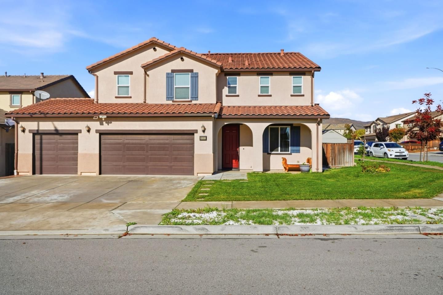 Attached, Exterior, Facade, Mediterranean