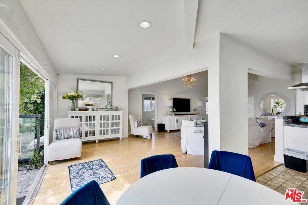 Chandelier, Dining room, Interior, Kitchen, Living room, Recessed Lighting, Wood Texture Flooring