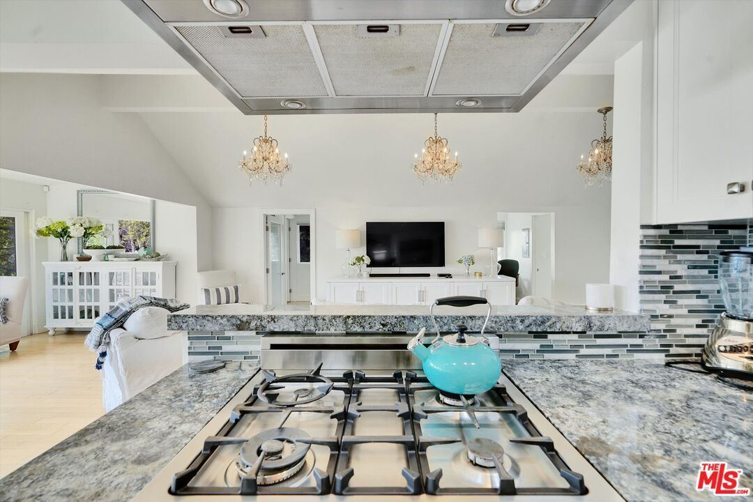 Chandelier, Interior, Kitchen, Wood Texture Flooring