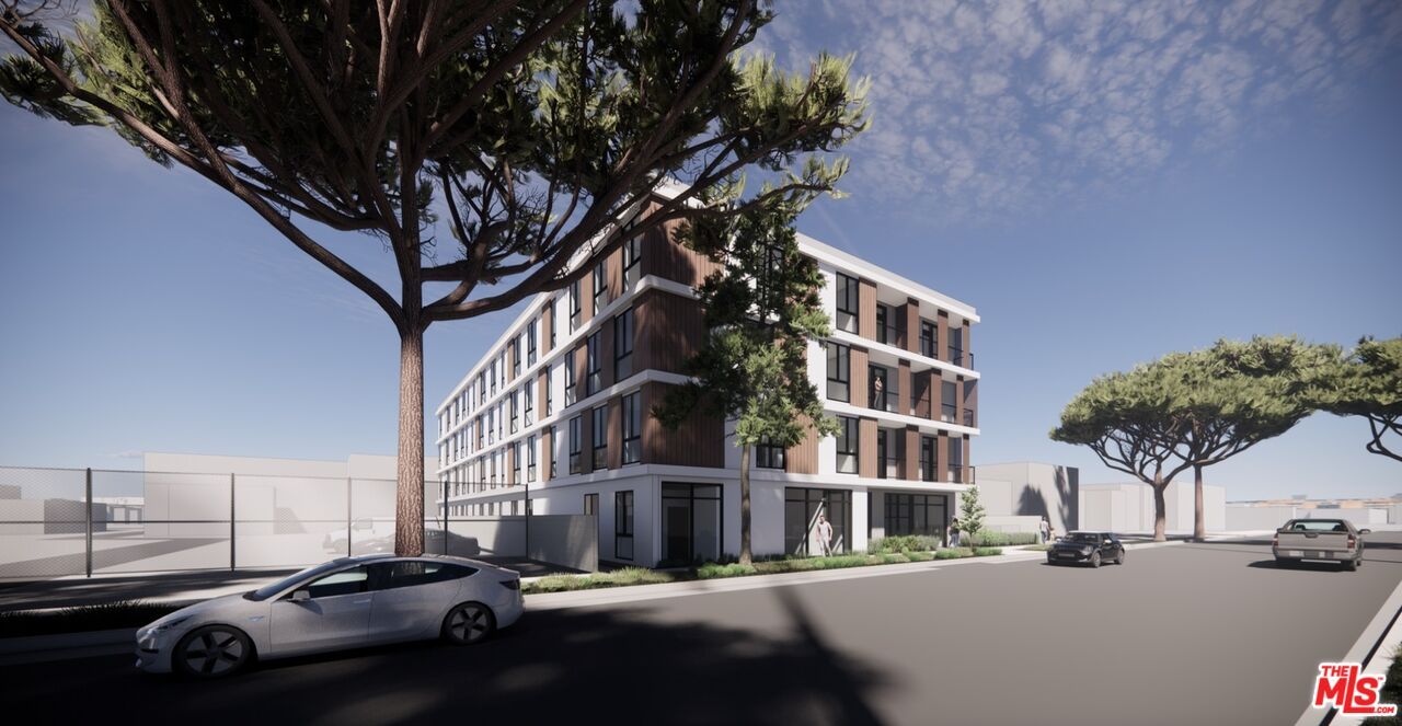Exterior, Facade, Condo Building