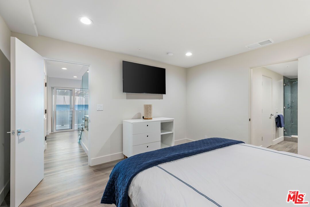 Bedroom, Interior, Recessed Lighting, Water, Wood Texture Flooring