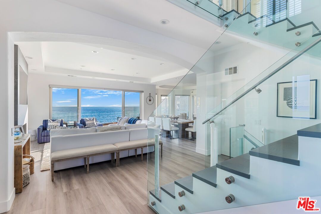 Interior, Living room, Recessed Lighting, Water, Wood Texture Flooring