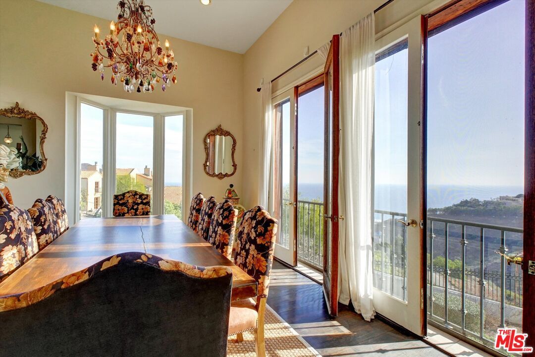 Chandelier, Dining room, Interior, Recessed Lighting, Water, Wood Texture Flooring