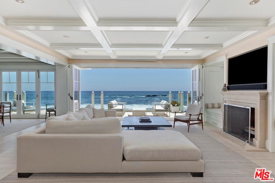 Fireplace, Interior, Living room, Recessed Lighting, Water