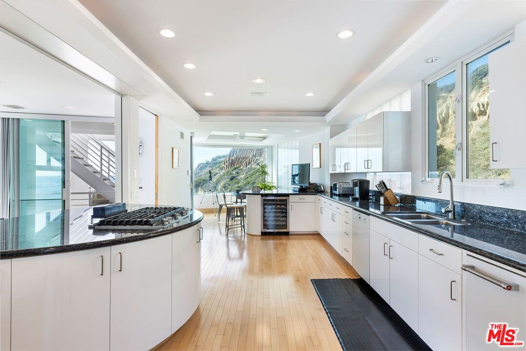 Dining room, Interior, Kitchen, Recessed Lighting, Wood Texture Flooring