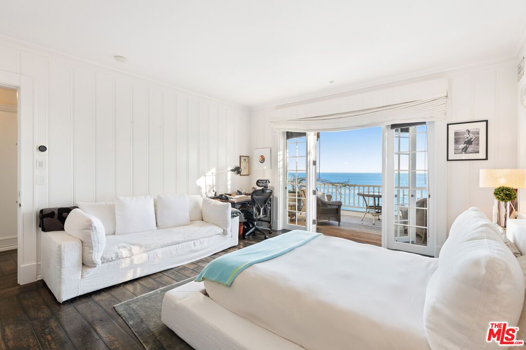 Bedroom, Interior, Water, Wood Texture Flooring