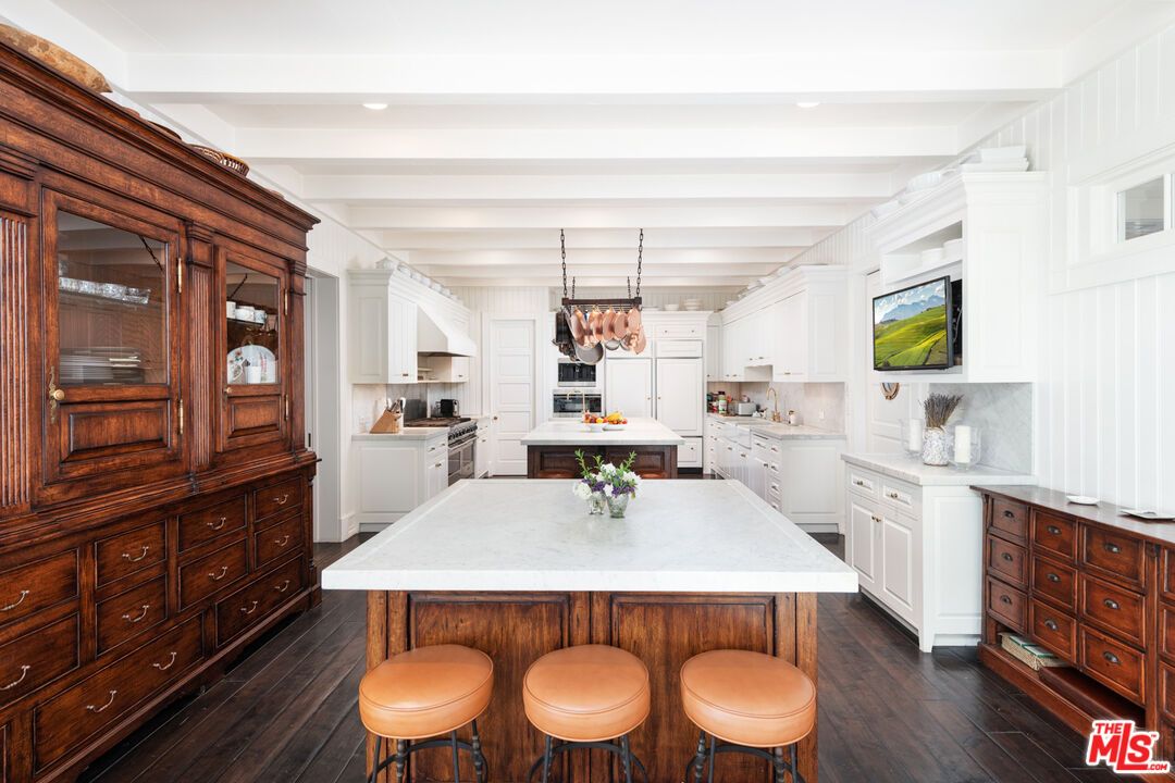 Chandelier, Interior, Kitchen, Pendant Lights, Recessed Lighting, Wood Texture Flooring