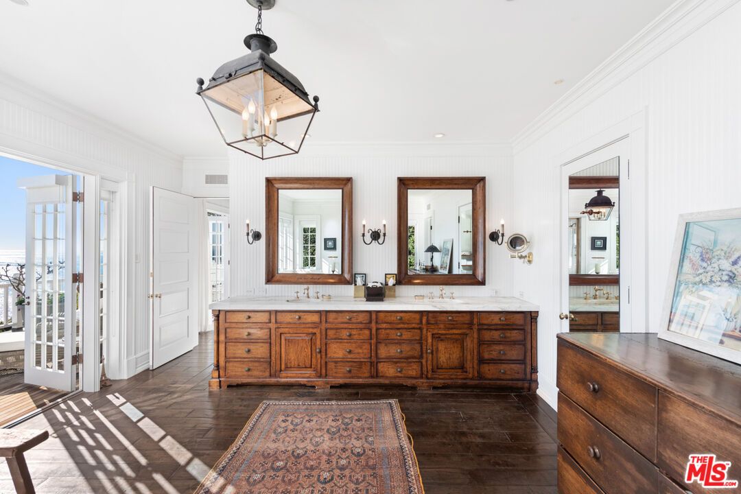 Bathroom, Dual Sink Vanities, Interior, Pendant Lights, Recessed Lighting, Wood Texture Flooring