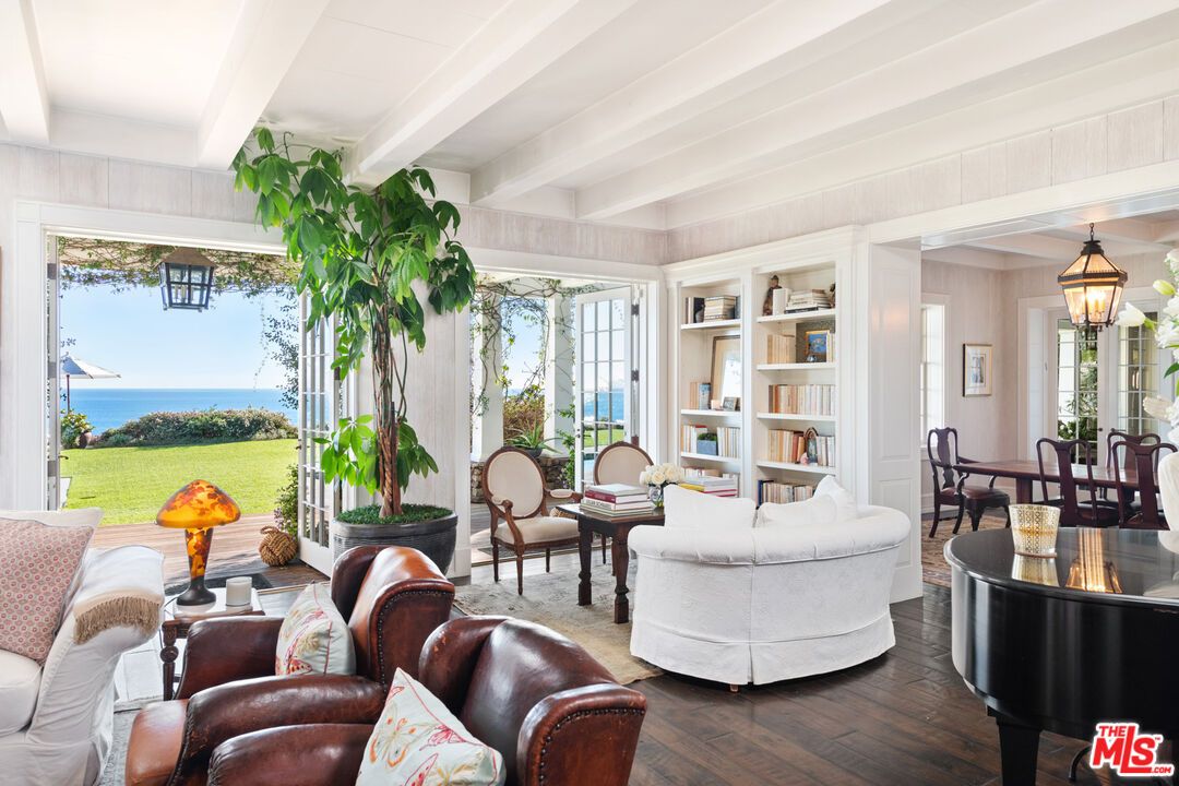 Dining room, Interior, Living room, Piano, Water, Wood Texture Flooring