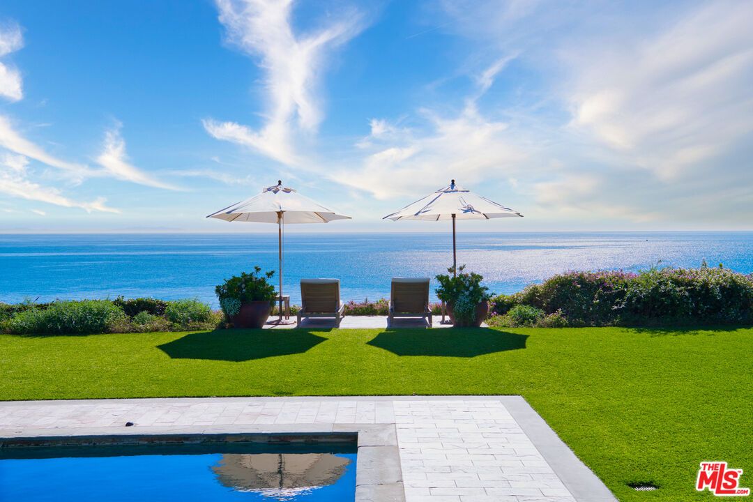 Exterior, Pool, Water