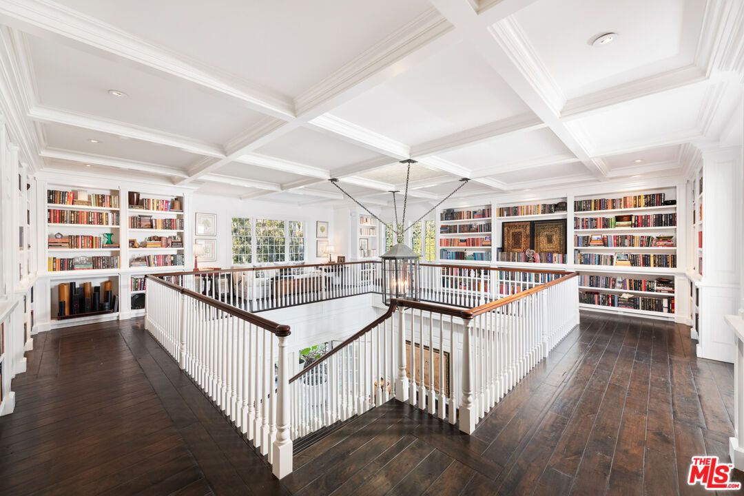 Interior, Pendant Lights, Recessed Lighting, Wood Texture Flooring