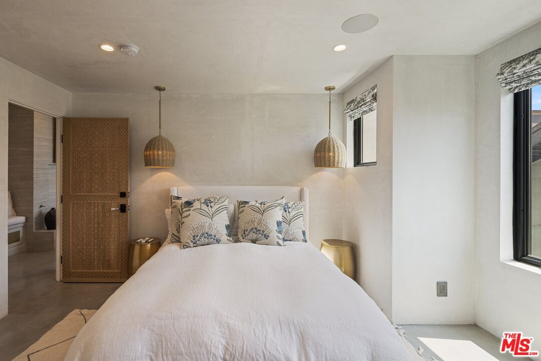 Bedroom, Interior, Pendant Lights, Recessed Lighting