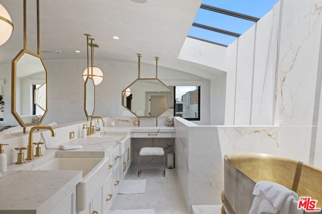 Bathroom, Interior, Pendant Lights, Recessed Lighting