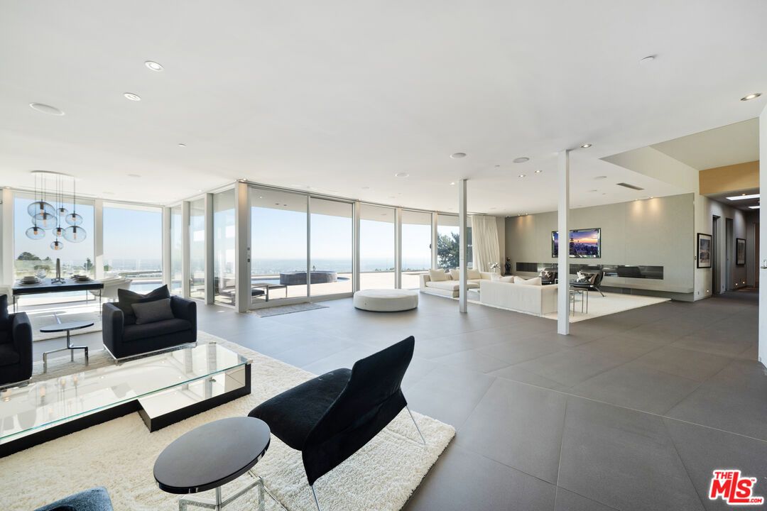 Fireplace, Interior, Living room, Pendant Lights, Recessed Lighting, Water