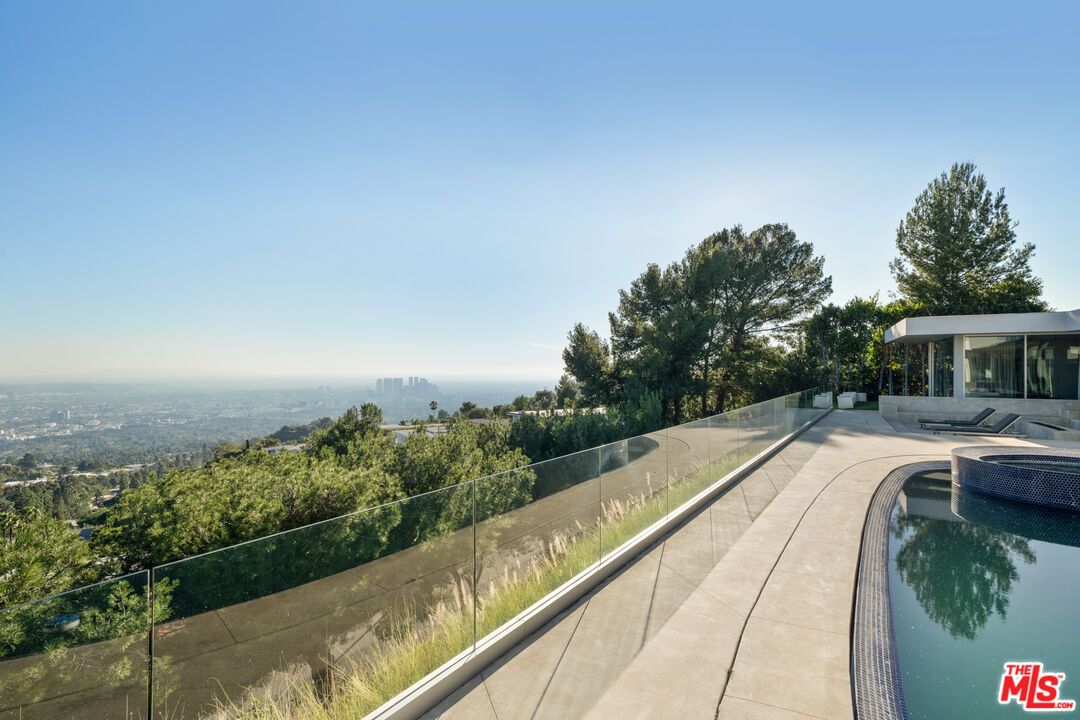 Exterior, Pool, Other