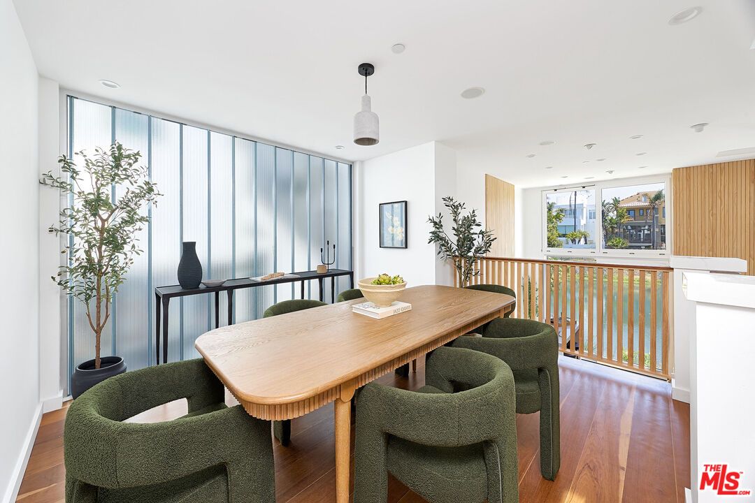 Dining room, Interior, Recessed Lighting, Wood Texture Flooring