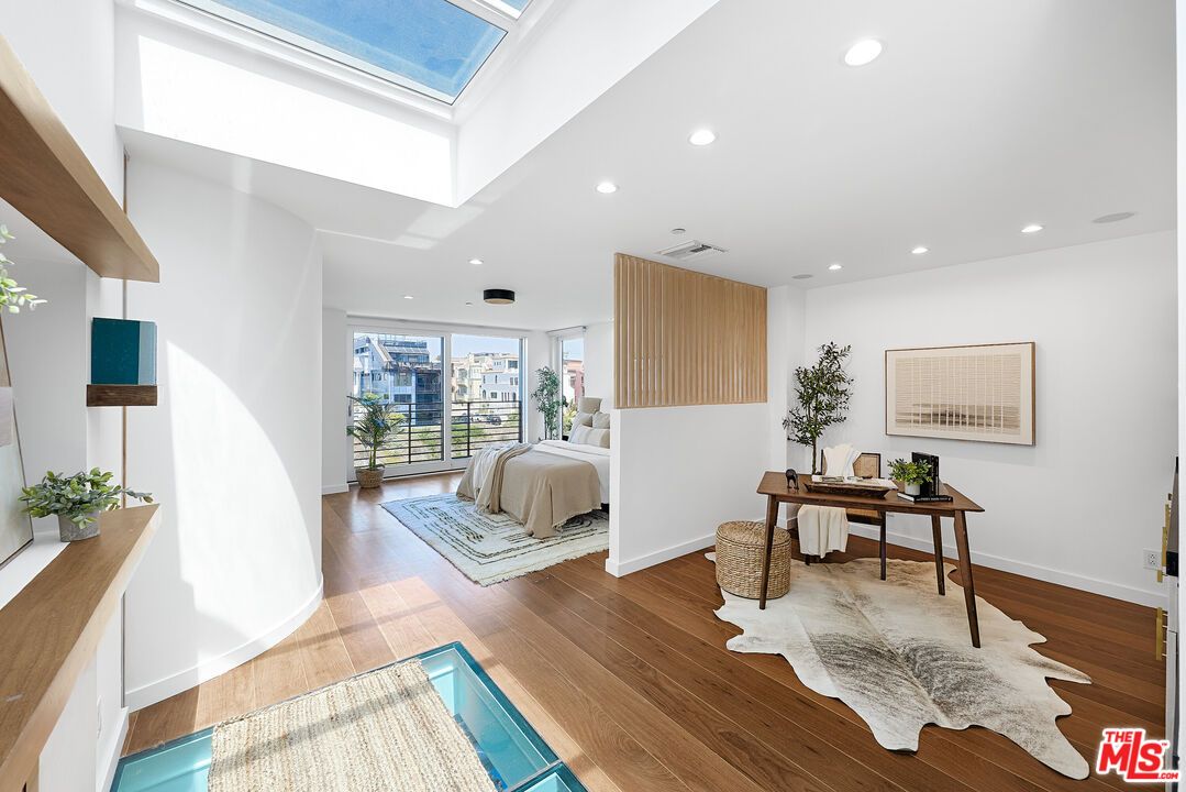 Bedroom, Home Office, Interior, Recessed Lighting, Wood Texture Flooring