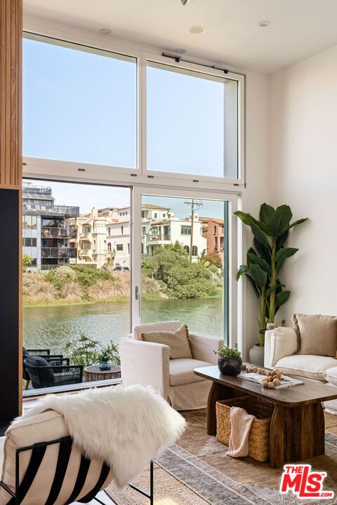 Interior, Living room, Recessed Lighting, Water