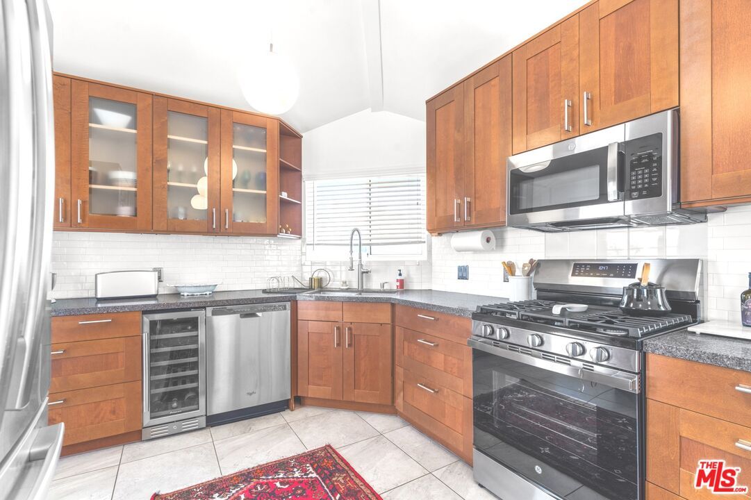 Interior, Kitchen, Pendant Lights, Stainless Steel Appliances