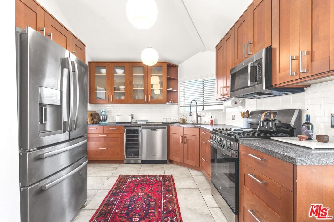Interior, Kitchen, Pendant Lights, Stainless Steel Appliances