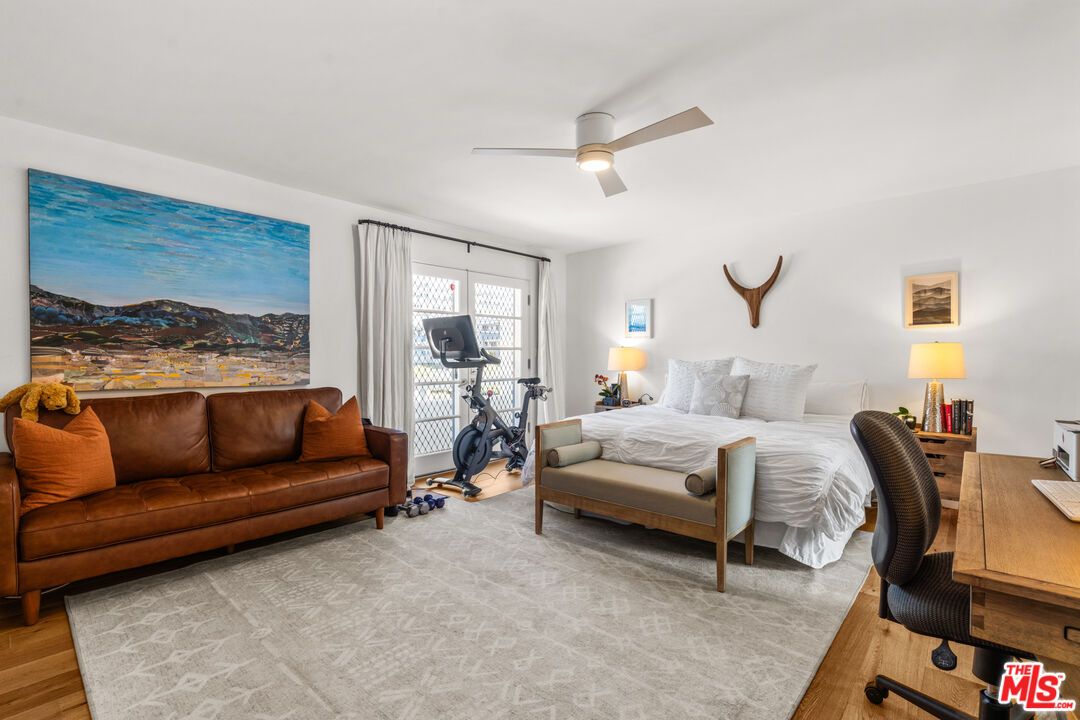 Bedroom, Fitness Equipment, Interior, Wood Texture Flooring