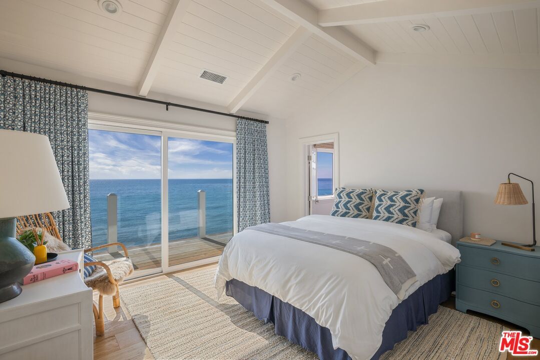 Bedroom, Interior, Water, Wood Texture Flooring