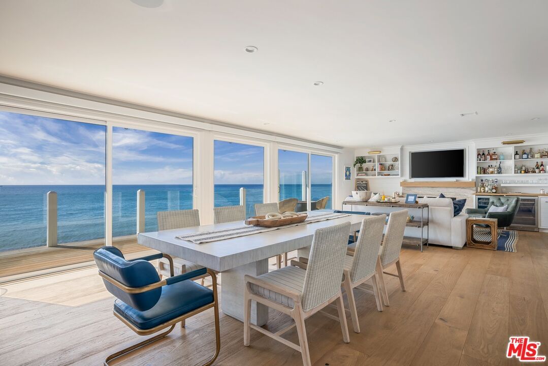 Dining room, Interior, Living room, Recessed Lighting, Water, Wood Texture Flooring