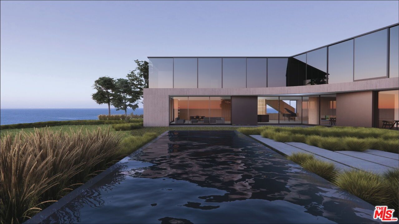 Backyard, Exterior, Facade, Modern