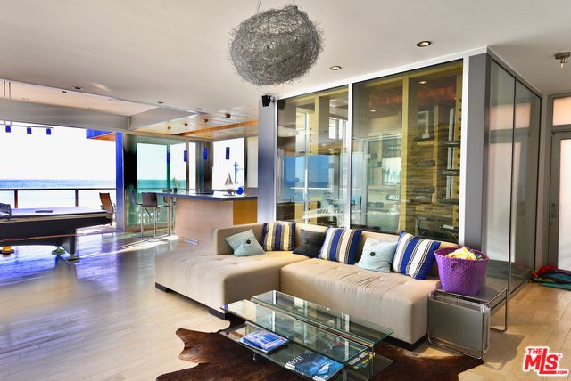 Interior, Living room, Pendant Lights, Recessed Lighting, Water, Wood Texture Flooring