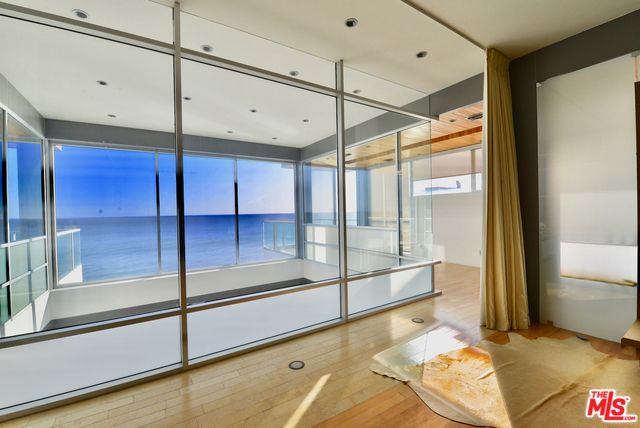 Interior, Recessed Lighting, Water, Wood Texture Flooring