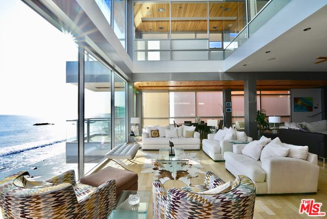 Interior, Living room, Recessed Lighting, Water, Wood Texture Flooring