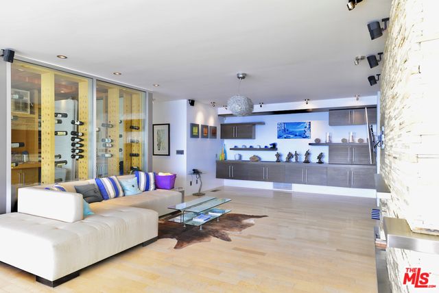 Interior, Living room, Pendant Lights, Recessed Lighting, Wine Storage, Wood Texture Flooring