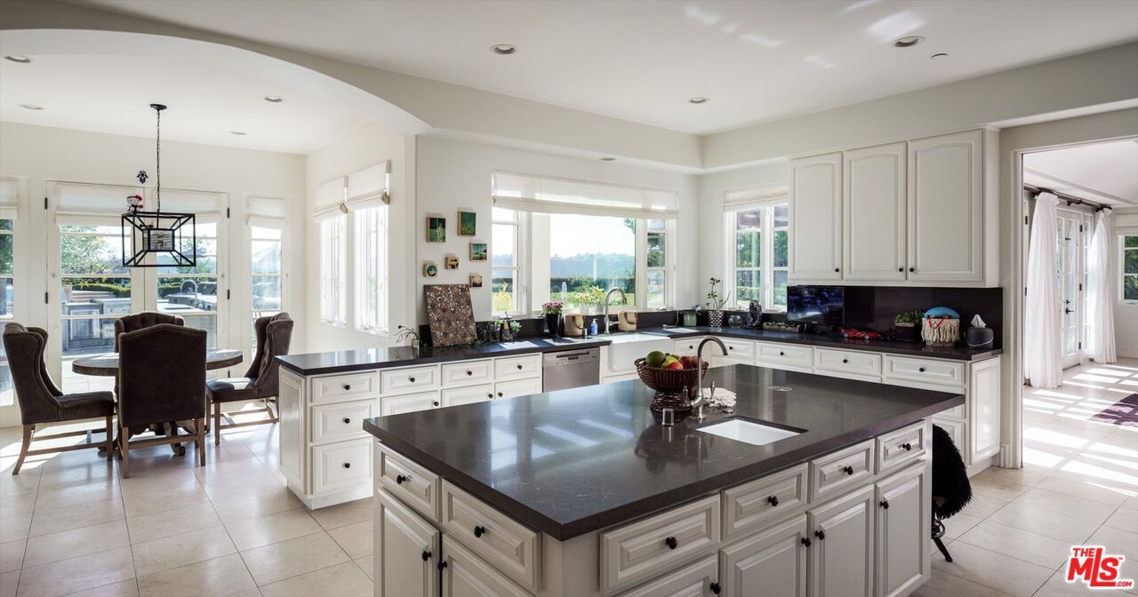 Dining room, Interior, Kitchen, Pendant Lights, Recessed Lighting
