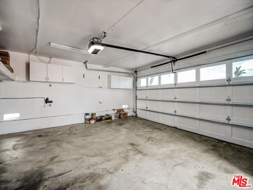 Garage, Interior