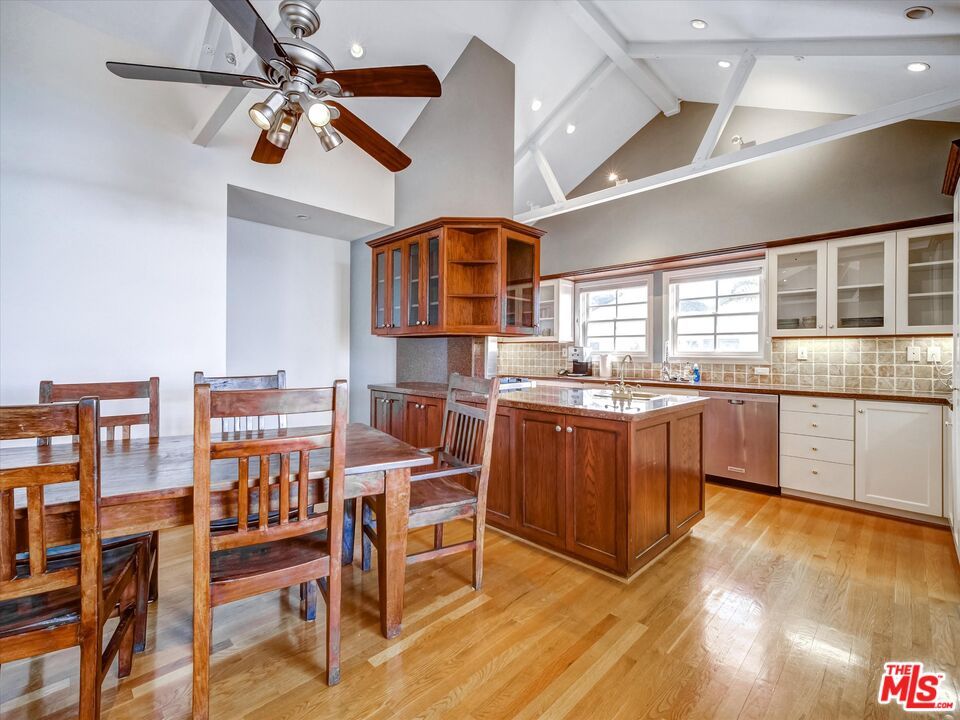 Dining room, Interior, Kitchen, Recessed Lighting, Wood Texture Flooring