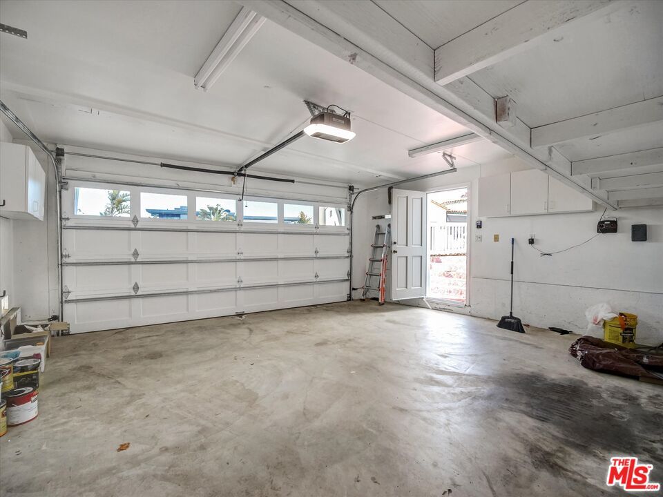 Garage, Interior