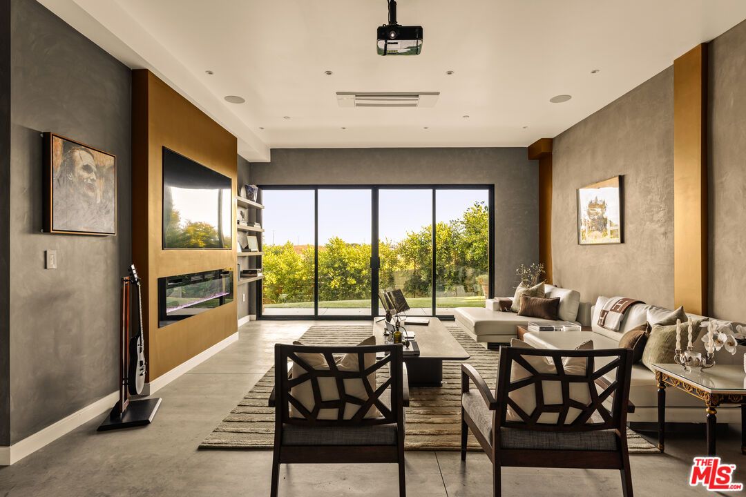 Fireplace, Interior, Living room, Recessed Lighting