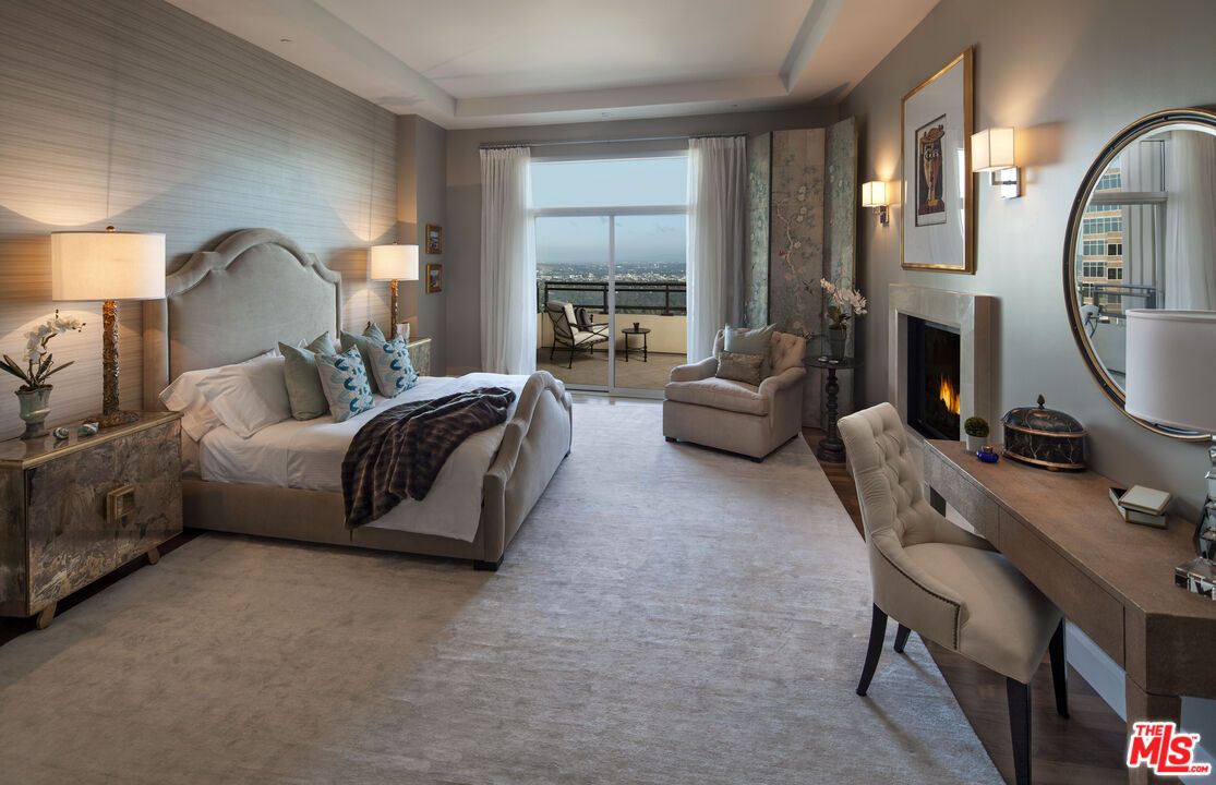 Bedroom, Fireplace, Home Office, Interior, Water