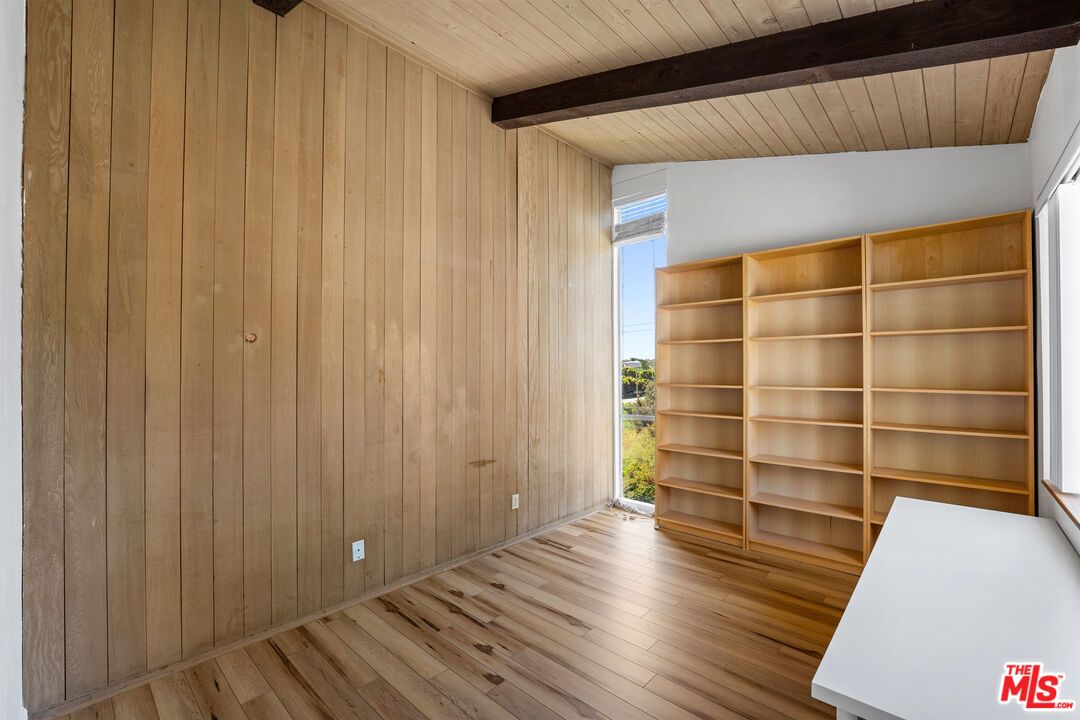 Empty room, Interior, Wooden Beams, Wooden Ceilings, Wood Texture Flooring, Wooden Walls